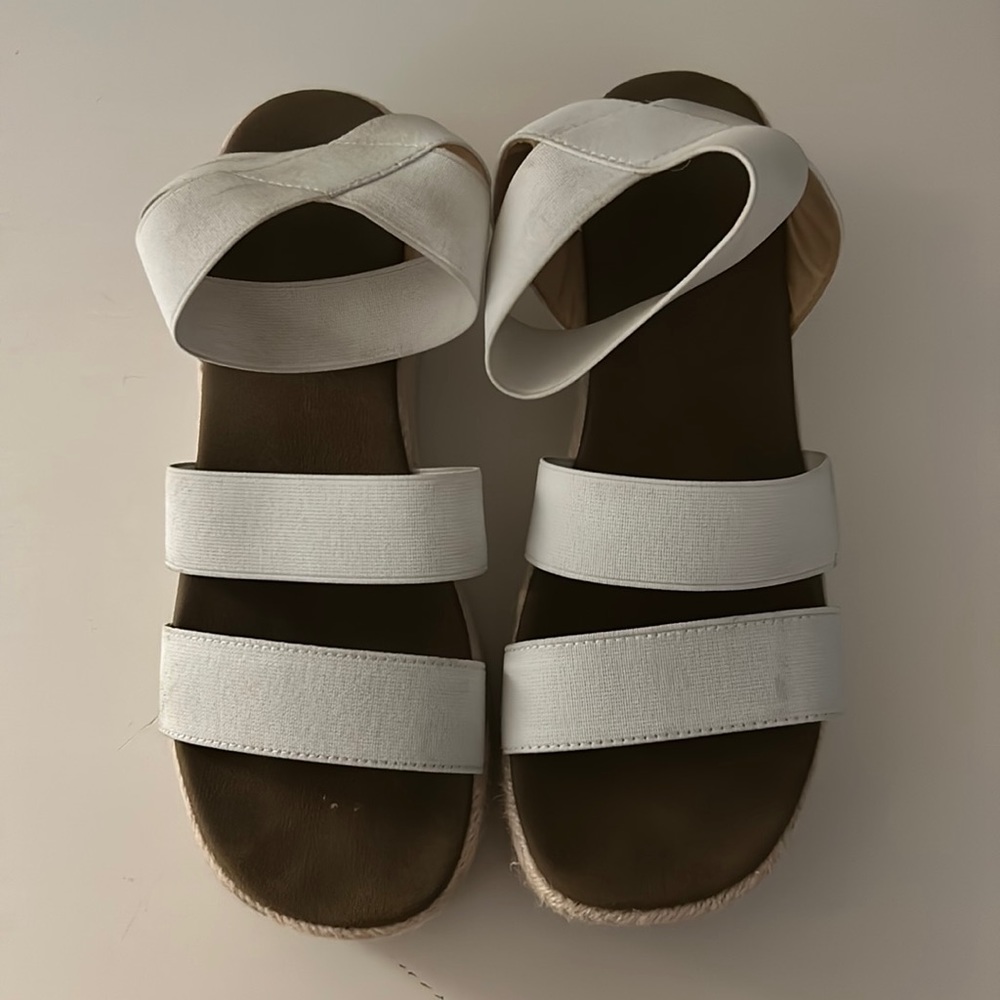 White, stretchy strap, platform sandal